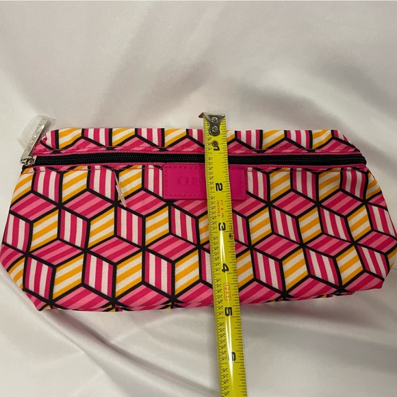 NWOT- Clinique makeup bag, small- great for travel or to carry in purse - Picture 7 of 7